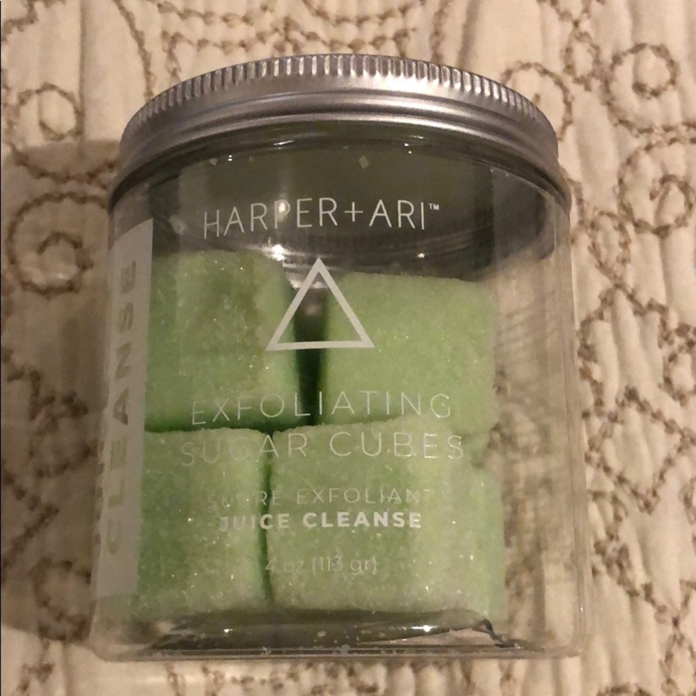 Shower sugar cubes